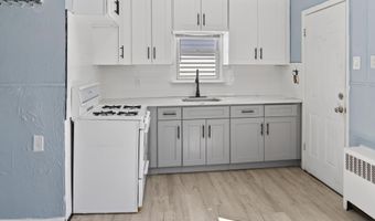 12 W 10TH St, Bayonne, NJ 07002