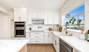 7211 Aipo Pl, Honolulu, HI 96825