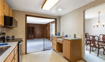 49 Paul Dr, Amherst, NY 14228