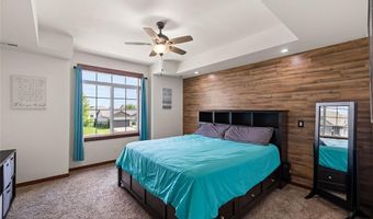 1444 Marina Cove Dr, Polk City, IA 50226