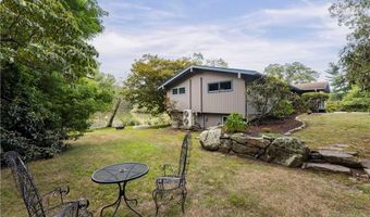 11 Guzeika Rd, North Kingstown, RI 02852