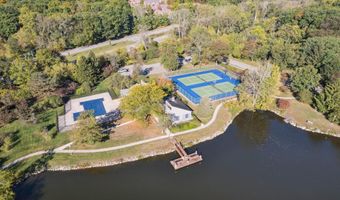 747 Peninsula Ct, Ann Arbor, MI 48105