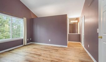 5660 Versailles Ave, Ann Arbor, MI 48103