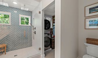 820 Barton Dr, Ann Arbor, MI 48105