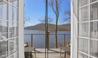 11 Driftwood Rd, Danbury, CT 06811
