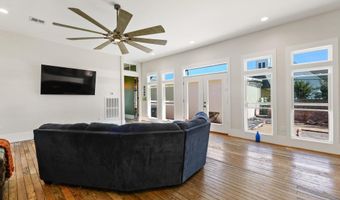 206 Main St, Bay St. Louis, MS 39520