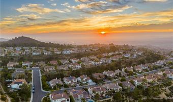 1040 S Summer Breeze Ln, Anaheim, CA 92808