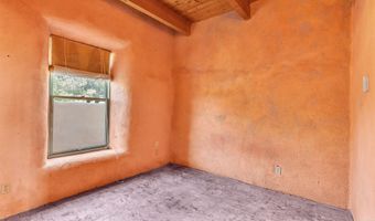 77 North Rd, Carson, NM 87517