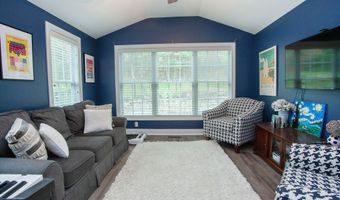 490 New Rd, Avon, CT 06001