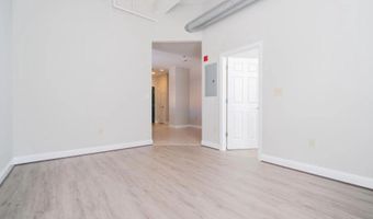 330 N CHARLES St 3C, Baltimore, MD 21201