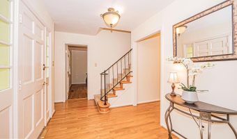 11904 HUNTING RIDGE Ct, Potomac, MD 20854