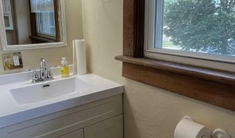 325 S Main St, Albia, IA 52531
