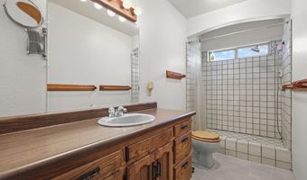 16832 Bunny Ln, Anderson, CA 96007