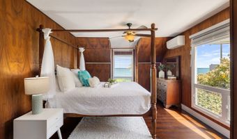 1018 Mokulua Dr, Kailua, HI 96734
