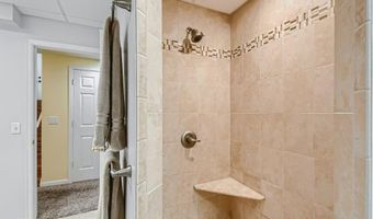 3260 Snelling Ave N, Arden Hills, MN 55112