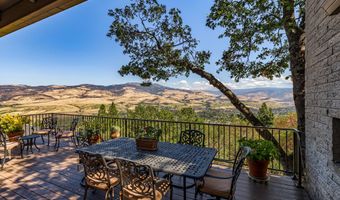 290 Skycrest Dr, Ashland, OR 97520
