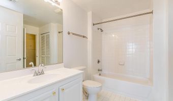 23 PIERSIDE Dr 229, Baltimore, MD 21230