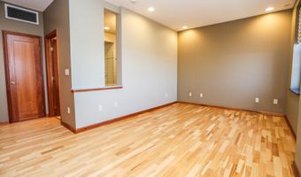 104 S Main St, Aberdeen, SD 57401