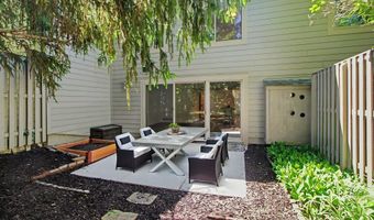 731 Skynob Dr, Ann Arbor, MI 48105