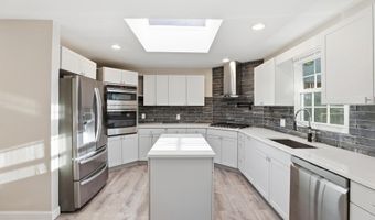 19 ROE Ln, Arnold, MD 21012