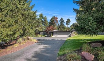 60 Alta Dl NE, Ada, MI 49301