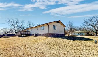 205 S Traster St, Altamont, KS 67330