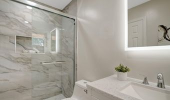 4006 JUSTINE Dr, Annandale, VA 22003