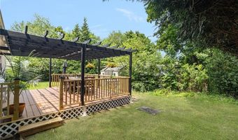17 Lee St, Cranston, RI 02920