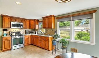 8 Halsey St, North Providence, RI 02911