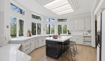 4562 NW HIGHWAY 20, Albany, OR 97321