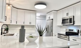 7 Simmons Rd, Barrington, RI 02806