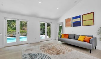 3843 Hayvenhurst Ave, Encino, CA 91436