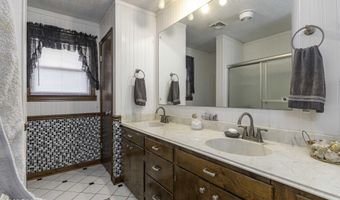 13132 Veterans Memorial Dr, Abbeville, LA 70510
