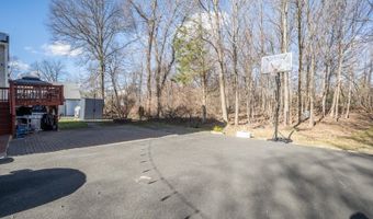 138 S Salem St, Andover, NJ 07801