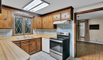 70 Smith Ln, Burlington, CT 06013