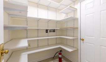 293 CHIPPENHAM Ln, Hockessin, DE 19707