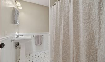 8 Liberty Rdg, Clinton, CT 06413