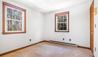 8 Pine Acres Rd, Amherst, NH 03031