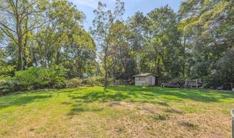 75 Oak St, Amityville, NY 11701