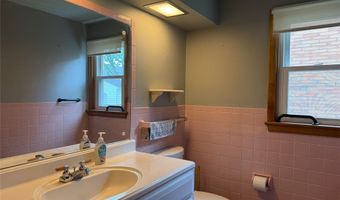1810 Parkway Blvd, Alliance, OH 44601