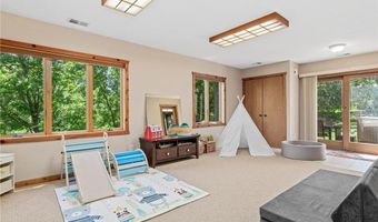 12852 Essex Way, Apple Valley, MN 55124