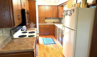 1221 E Linden St, Algona, IA 50511