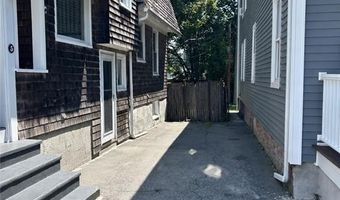 5 Ellwood Pl, Newport, RI 02840
