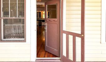 15 8th St, Apalachicola, FL 32320