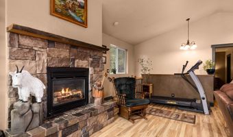 580 Hollow Ln, Bigfork, MT 59911