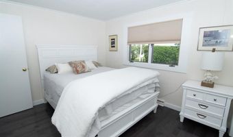 15 Treasure Rd, Narragansett, RI 02882