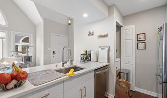 5560 LANGSTON Blvd 63-E, Arlington, VA 22207