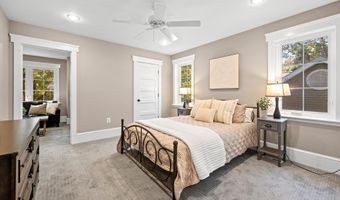 132 S GARFIELD St, Arlington, VA 22204
