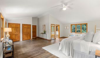 1 Danbury Cir, Amherst, NH 03031