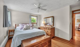6 Woodlawn Dr, Cromwell, CT 06416